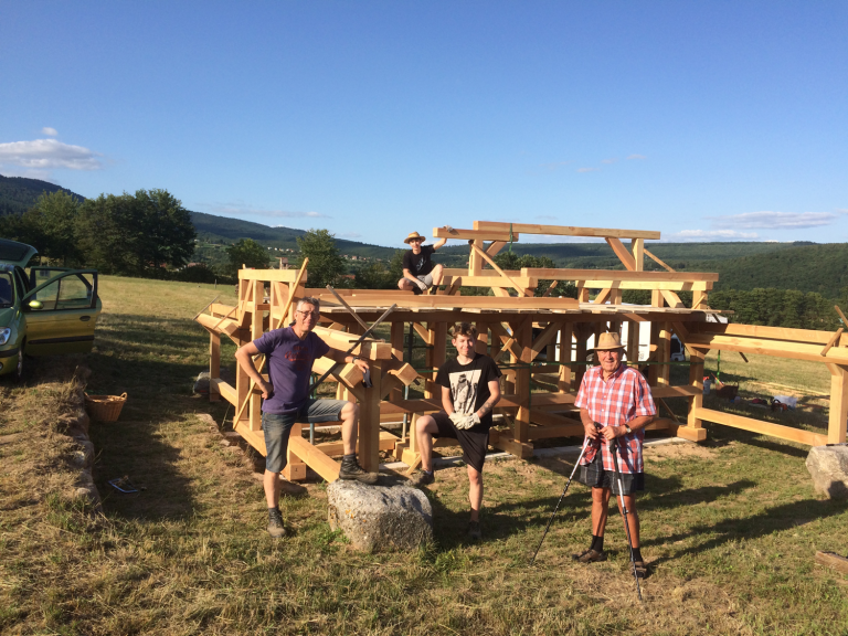 Coup de main de la famille